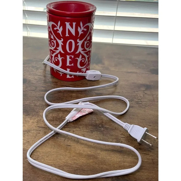 Authentic Scentsy NOEL Red/White Plug-in Wall Candle Warmer - Picture 10 of 13
